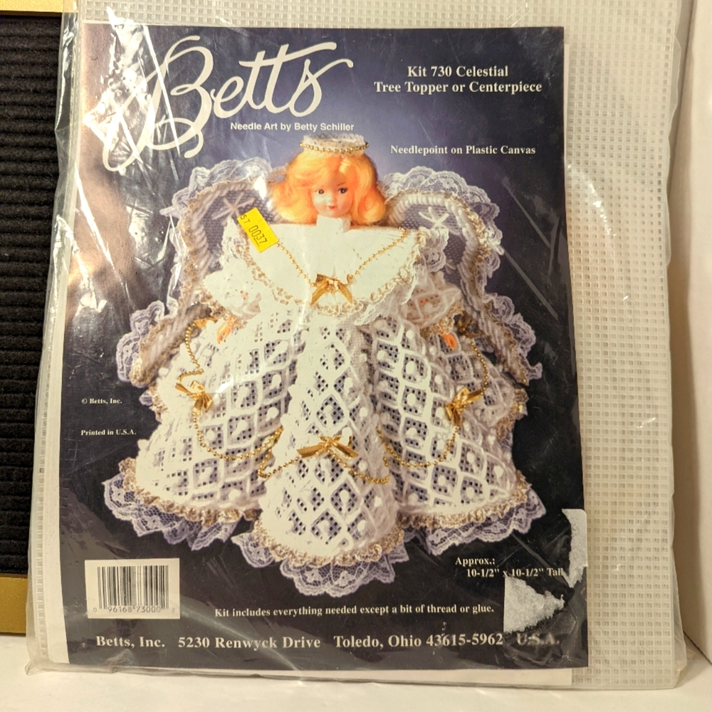 Vintage Angel Needlepoint Tree Topper NWT DIY Kit